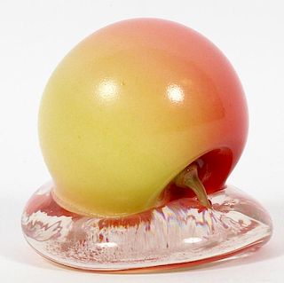 NEW ENGLAND GLASS COMPANY APPLE-FORM PAPERWEIGHT