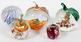GROUP OF ART-GLASS APPLE-FORM PAPERWEIGHTS