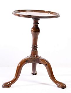 Small Queen Anne-Style Walnut Piecrust Table Stand
