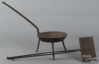 Wrought iron skillet, together with a waffle iron, 31'' l.