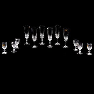 JUEGO DE COPAS FRANCIA SIGLO XX Elaboradas en cristal transparente D´ARQUES De la marca Luminarc Diseños facetados  Serv...