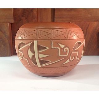 Rosita de Herrera (Ohkay Owingeh, b. 1940) Buff and Redware Pottery Vase