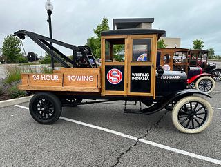 1925 FORD Model T Standard Oil Tow Truck 