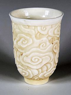 TEA CUP WITH LINGZHI DESIGNS 