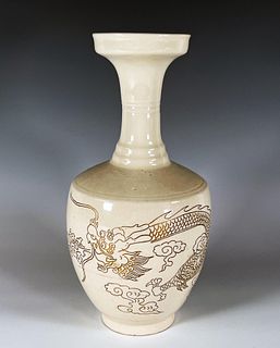 CHINESE DRAGON VASE WITH GOLD DRAGON & CALLIGRAPHY