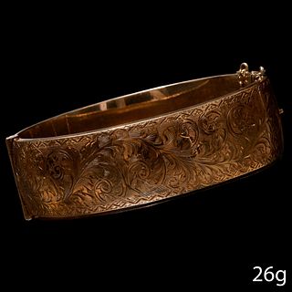 ANTIQUE GOLD WIDE HINGED BANGLE