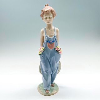 Pocket Full Of Wishes 1007650 - Lladro Porcelain Figurine