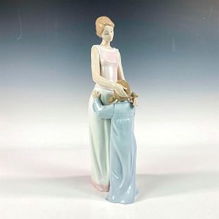 Someone To Look Up To 1006771 - Lladro Porcelain Figurine