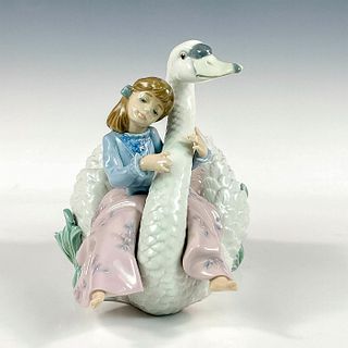Swan Song 1005704 - Lladro Porcelain Figurine