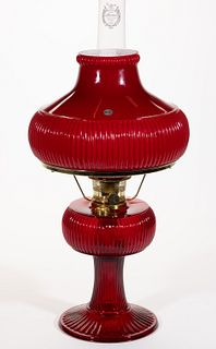 ALADDIN / FENTON GRAND VERTIQUE KEROSENE STAND LAMP