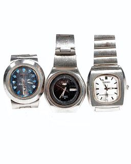 Three Seiko stainless steel gents wristwatches