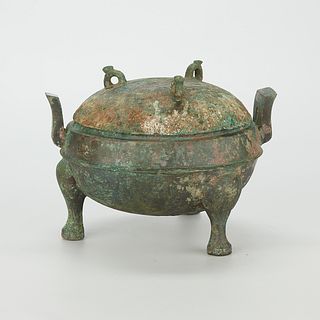 Early Chinese Bronze Tripod Vessel