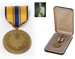 An Iran Persian Royal 10 years Duty Pahlavi Dynasty Bronze Medal