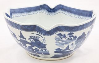 Curved Square Canton Salad Bowl, 20th Century