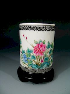 Antique Chinese Famille Rose Porcelain Brush Pot,