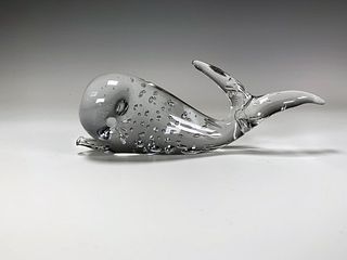 CONTROLLED BUBBLE ART GLASS WHALE PAPERWEIGHT