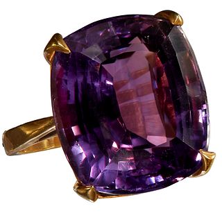 LARGE AMETHYST SOLITAIRE RING