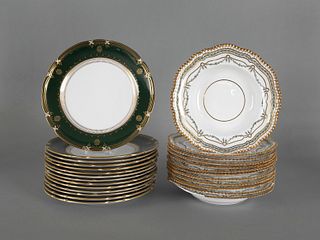 Set of fourteen Copeland Spode dinner plates, 10 1
