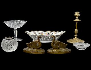 GROUP OF SEVEN MISCELLANEOUS TABLE ITEMS