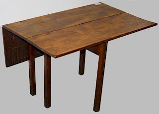 18Th C Chippendale Maple Drop Leaf Table