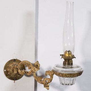 CAST-BRASS BRACKET LAMP