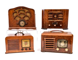 Wooden Tabletop Radio Group