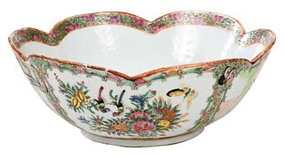 Chinese Export Porcelain Rose Medallion Bowl