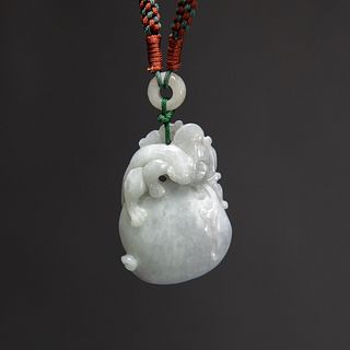 A JADE CHILONG NECKLACE 