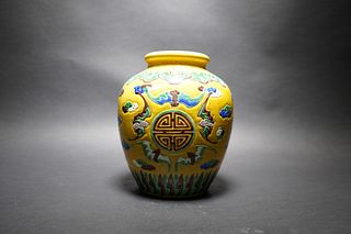 A CHINESE YELLOW GROUND SU SAN CAI BAT AND CLOUD JAR