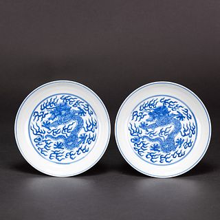 A PAIR OF BLUE AND WHITE 'DRAGON' DISHES, GUANGXU MARK 