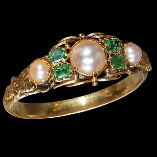 ANTIQUE PEARL AND EMERALD RING