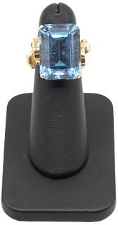 14K Ring w/ Synthetic  Blue Spinel