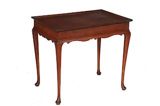 NEW ENGLAND QUEEN ANNE TEA TABLE