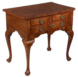 QUEEN ANNE DRESSING TABLE