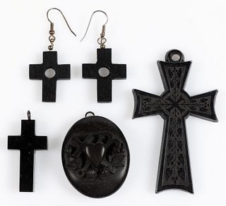 VICTORIAN ANTIQUE JET AND OTHER CROSS MOURNING / FASHION JEWELRY, LOT OF FIVE PIECES