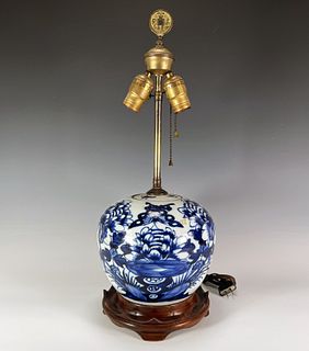 BLUE & WHITE LOTUS & BUTTERFLY LAMP