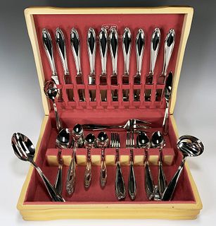 LENOX 18/10 STAINLESS FLATWARE IN SILVER CHEST