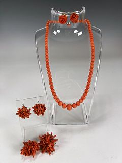 VINTAGE CORAL GRADUATED NECKLACE AND EARRINGS JEWELRY