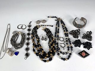 VINTAGE COSTUME JEWELRY LOT BLACK, SILVER, CRYSTAL & GOLD