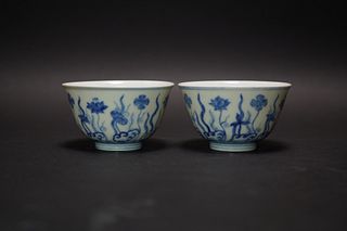 A PAIR OF BLUE AND WHITE CUPS, CHENGHUA MARK