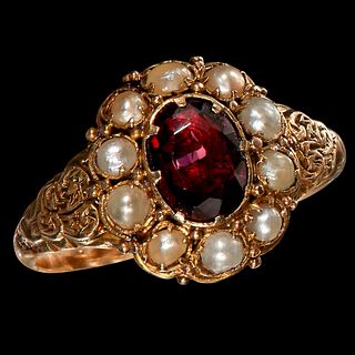 ANTIQUE GARNET AND PEARL CLUSTER RING