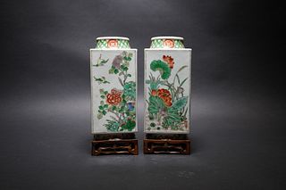 A PAIR OF 2 CHINESE SQUARE WU CAI FLOWER VASES