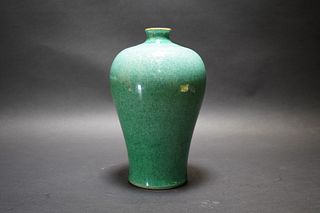 A CHINESE GREEN GLAZED MEI PING PORCELAIN VASE