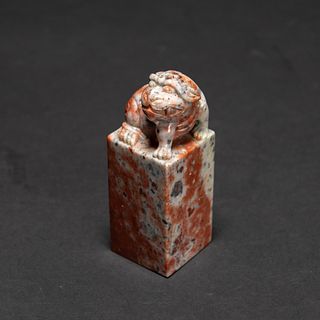 A CHINESE HARDSTONE 'LION' SEAL 