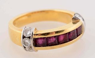 18K Yellow Gold Ring with Ruby & Diamonds.