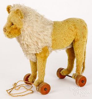 Steiff mohair lion pull toy
