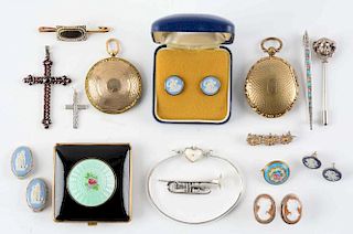 Lot Of Assorted Jewelry Items.