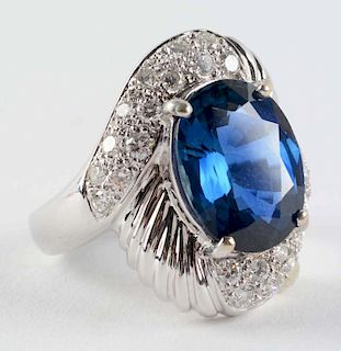 18K White Gold Sapphire Ring.