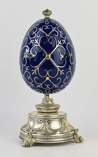 ROYAL LIMITED MUSICAL EGG "MY FAVORITE THINGS"