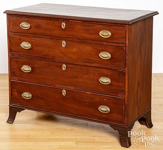 Federal mahogany chest of drawers, early 19th c.